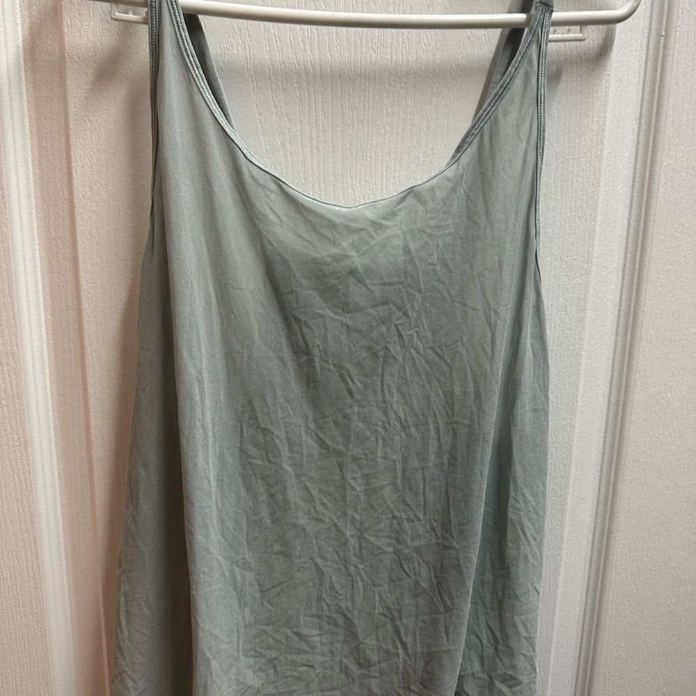 Lululemon Women's Light Green Sleeveless Top size 6/ NWOTA45